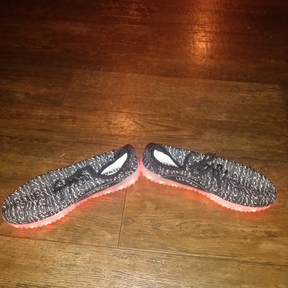 L.E.D yeazy boost - Picture 3 of 5